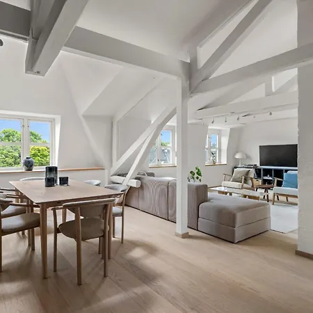 Exclusive Penthouse With Terrace Leilighet *